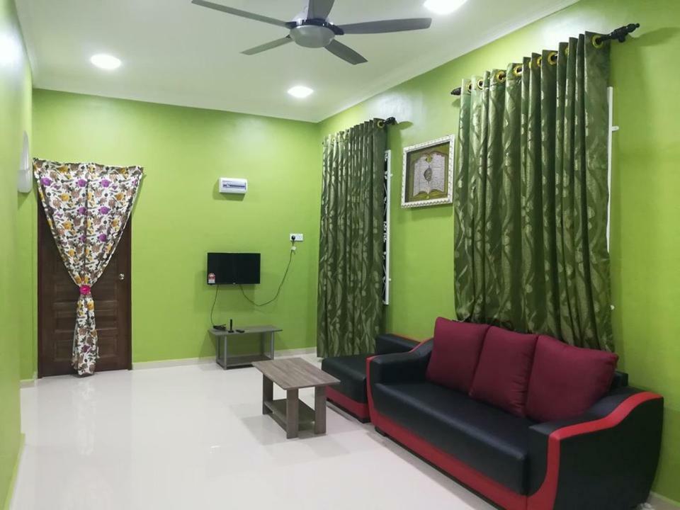 Homestay Damai Yusmila Kuala Terengganu Extérieur photo